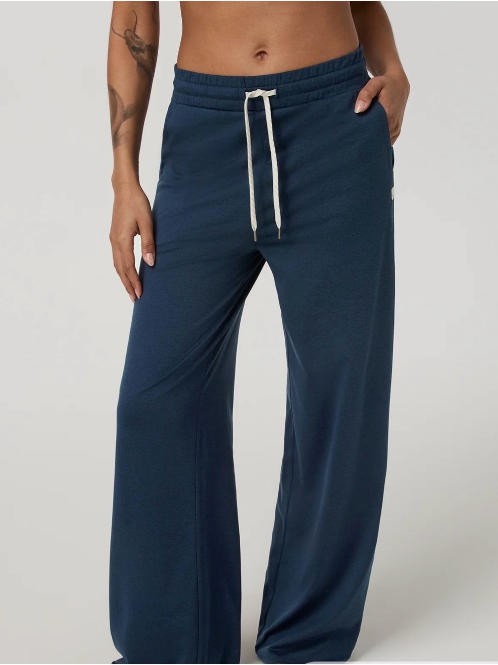 #303 Vuori Halo Essential Wideleg Pants Blue Coast Heather Size Small